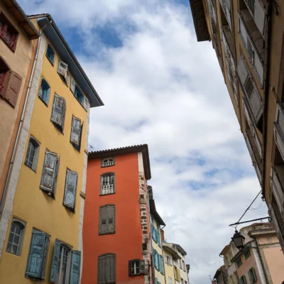 Les rues colorées du Puy-en-Velay